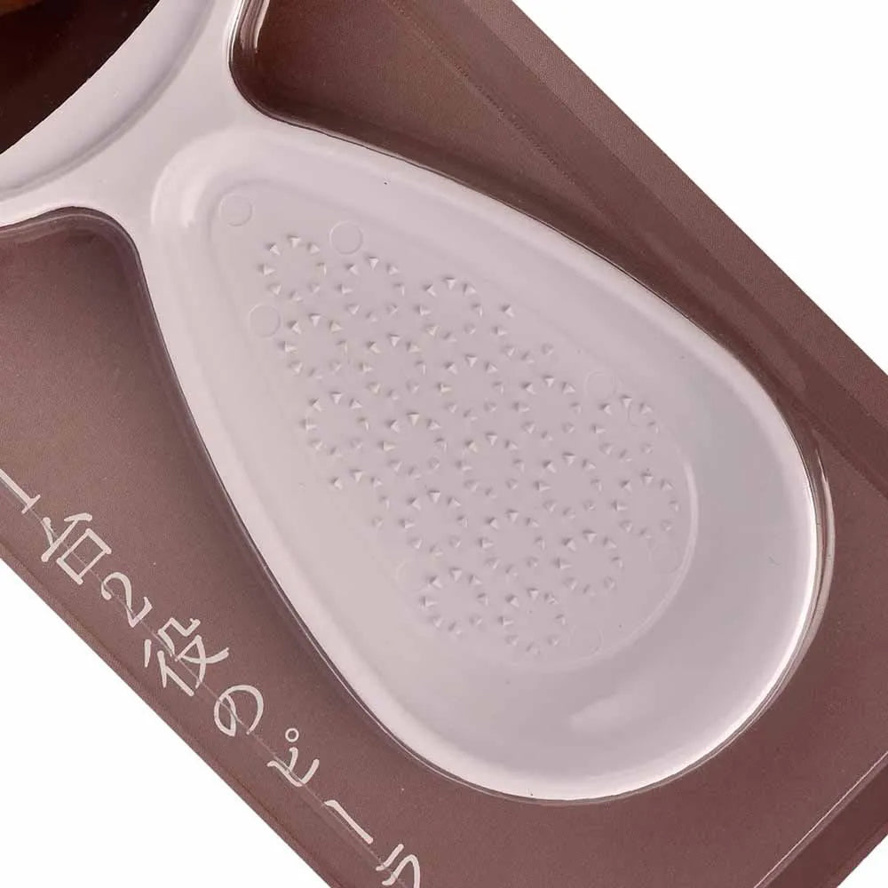 Kai Vegetable Peeler With Grated