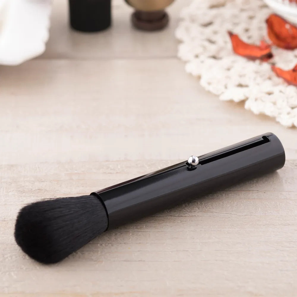 Kai Slide Face Brush