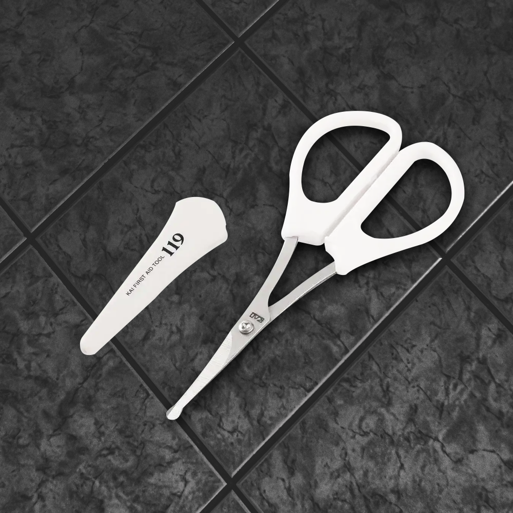 Kai Safety Scissors With Cap
