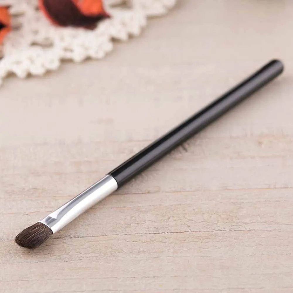 Kai Cosmeup Cheek Brush M